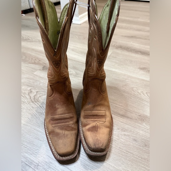 Ariat Tan Leather Cowboy Boots - Picture 7 of 14